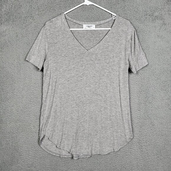 CARLY JEAN Women's Gray V-neck Short Sleeve T-shirt Size M - Picture 1 of 7